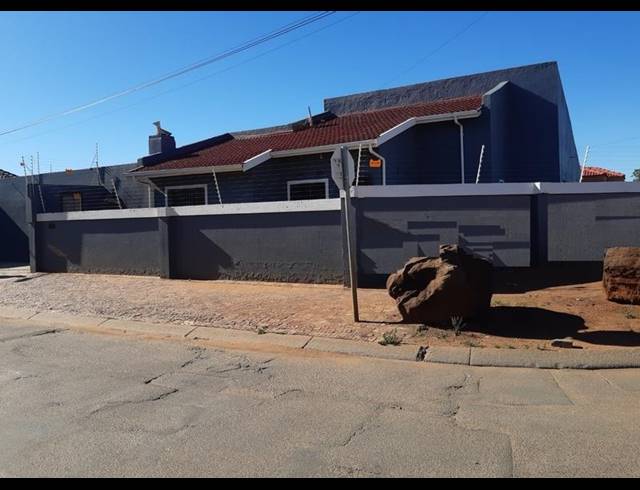 4 BEDROOM HOUSE FOR SALE IN DOBSONVILLE